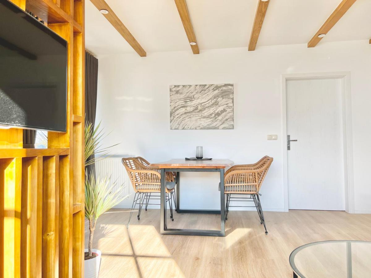 *Neu* Strandwohnung Mit Sauna レリク エクステリア 写真